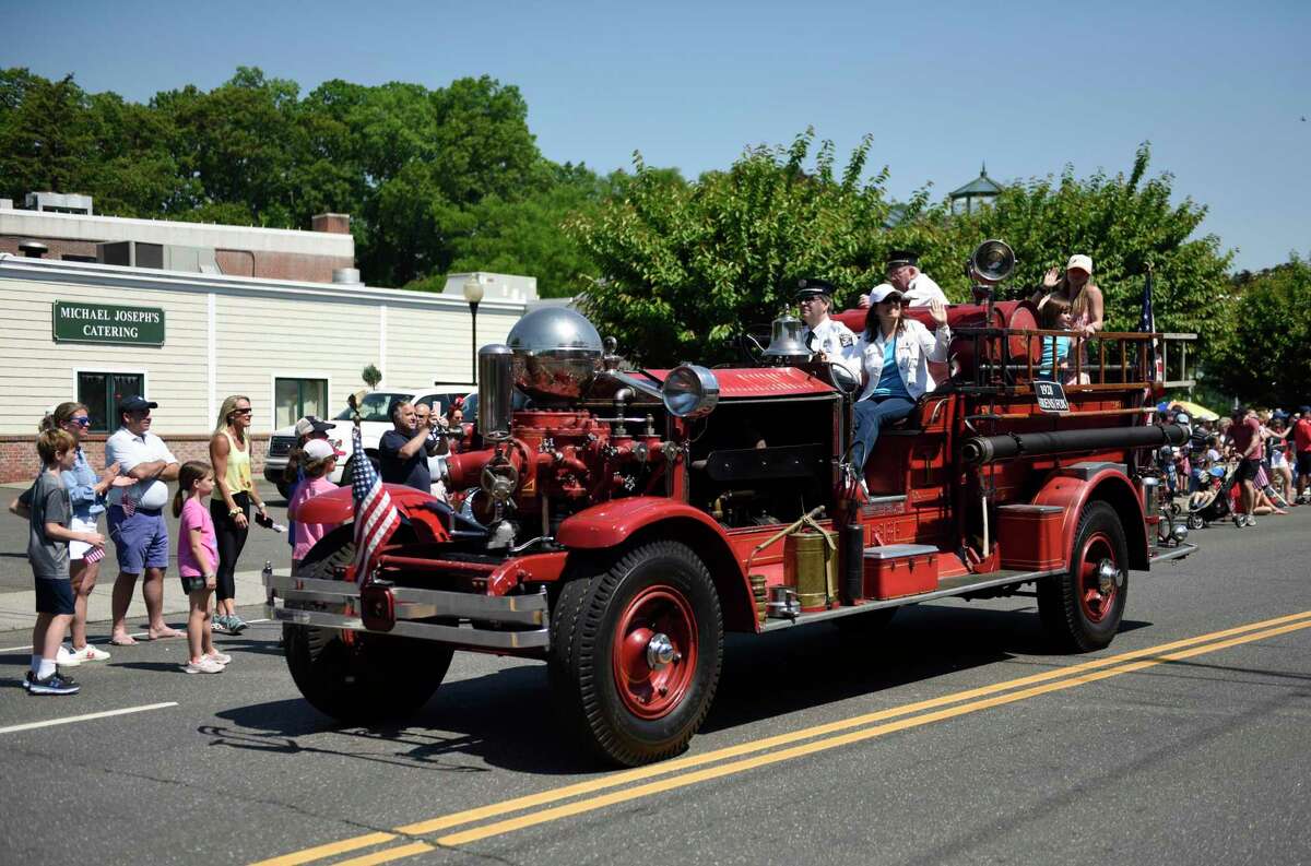 In Photos Darien Memorial Day parade ends at Spring Grove Veterans
