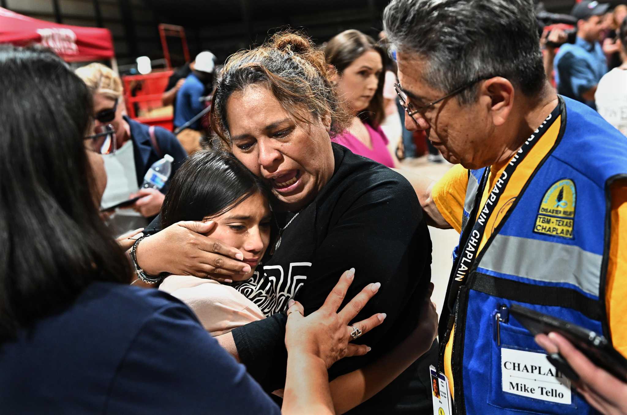 Texas teachers protest Ted Cruz’s response to Uvalde massacre