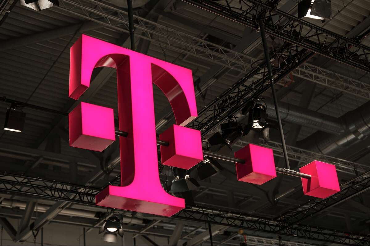 It's Not Just You: T-Mobile Appears to be Down for Customers All Over East  Coast