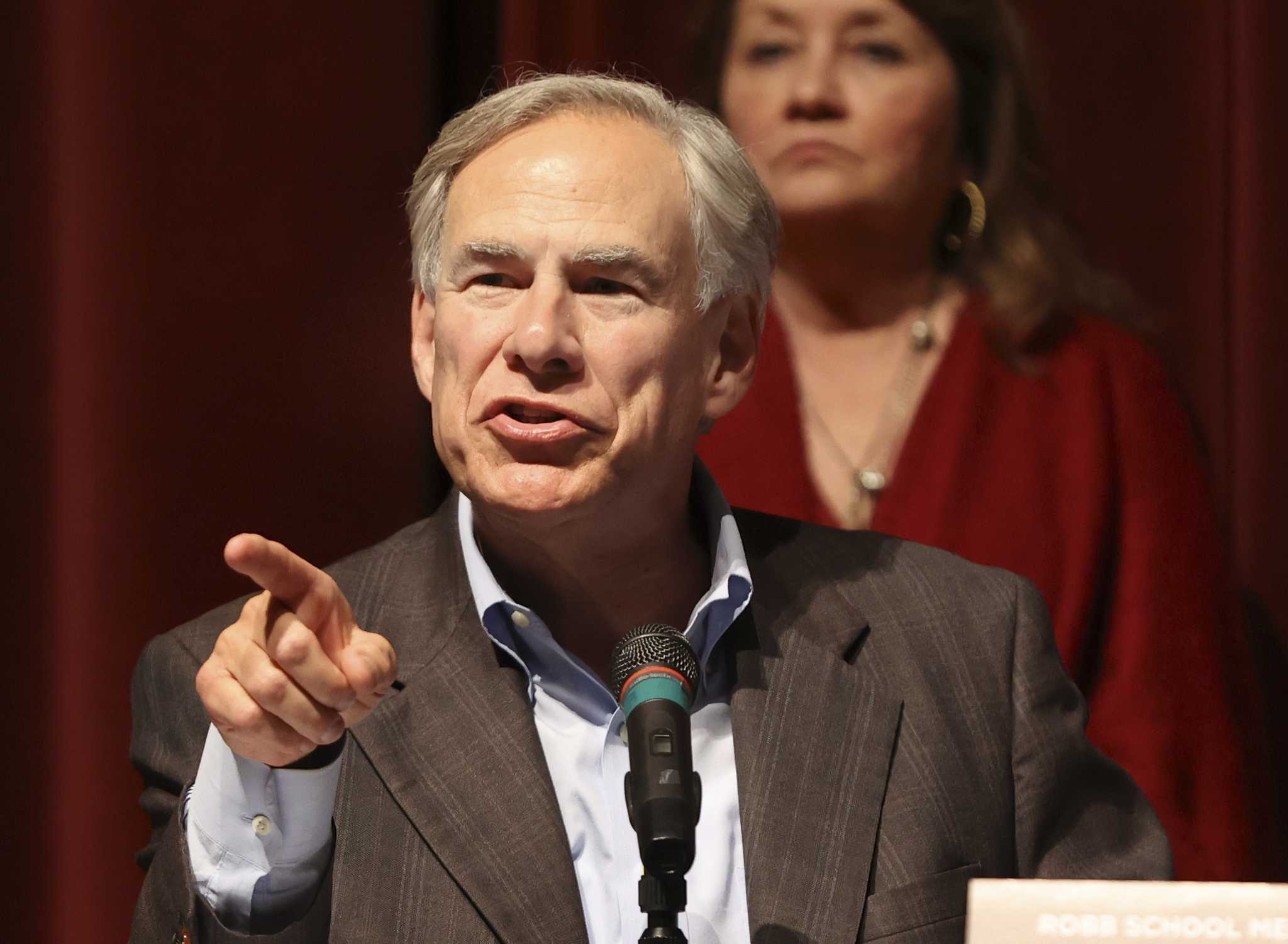 Fact check: Abbott says Chicago laws fail to curb gun violence - Vimarsana News