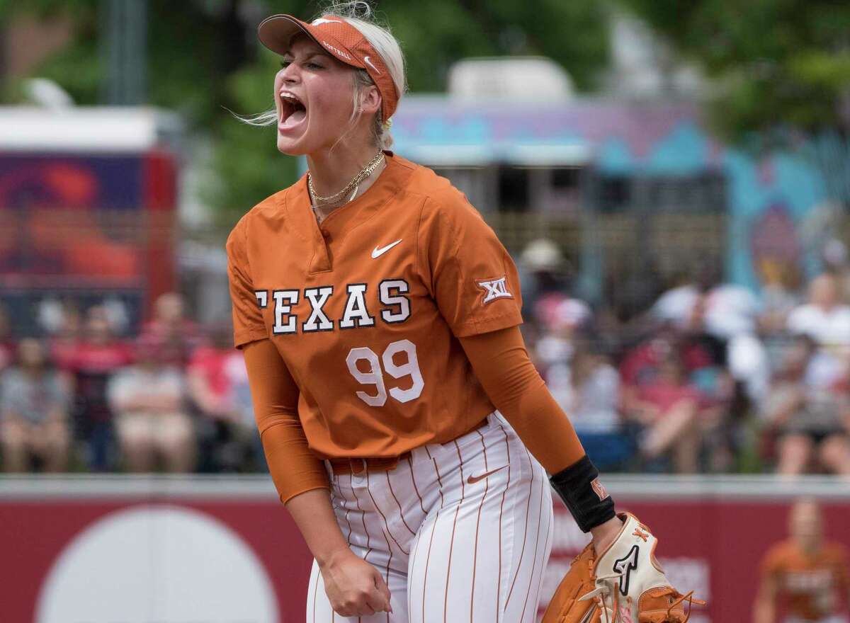 In high school at Barbers Hill, the Longhorns’ Sophia Simpson blossomed into one of the best pitchers in the nation.