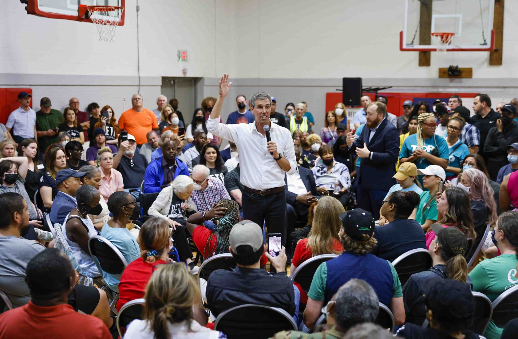 Beto O'Rourke slams Abbott for attending fundraiser post Uvalde - Vimarsana News