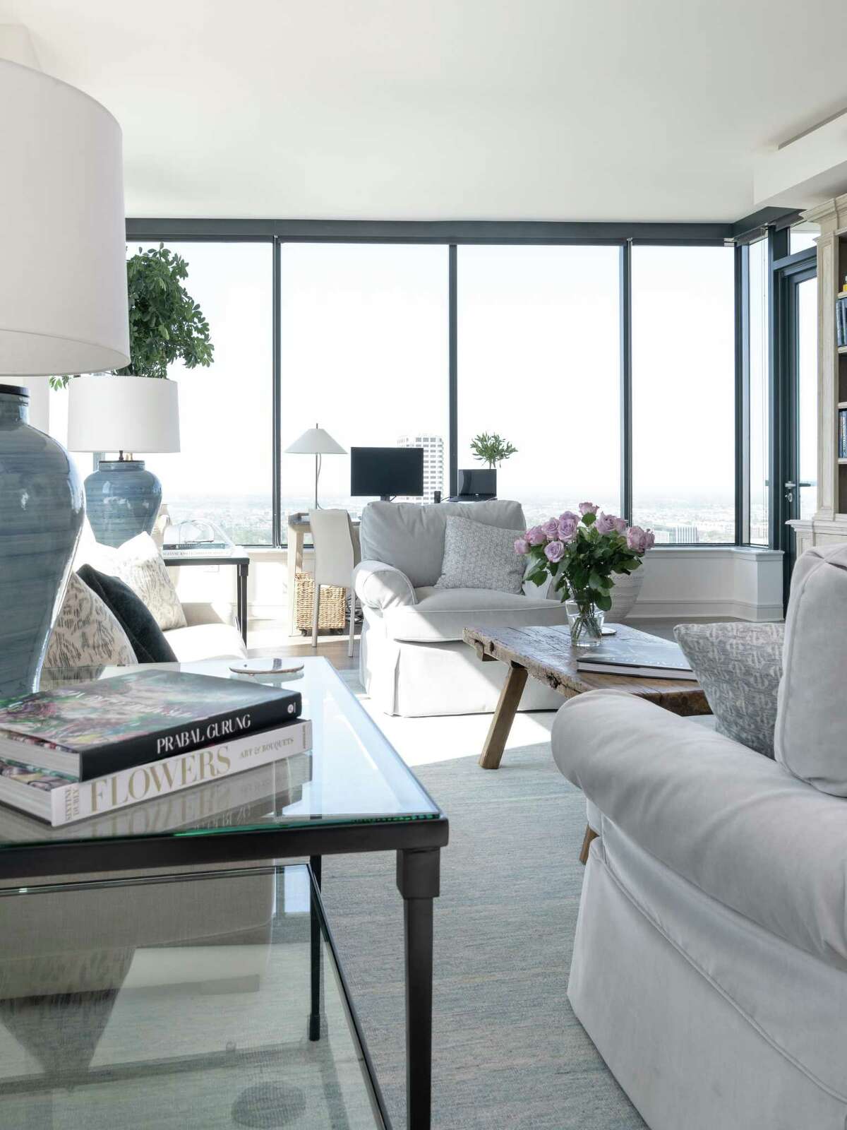 Houston woman finds efficiency in River Oaks apartment with view