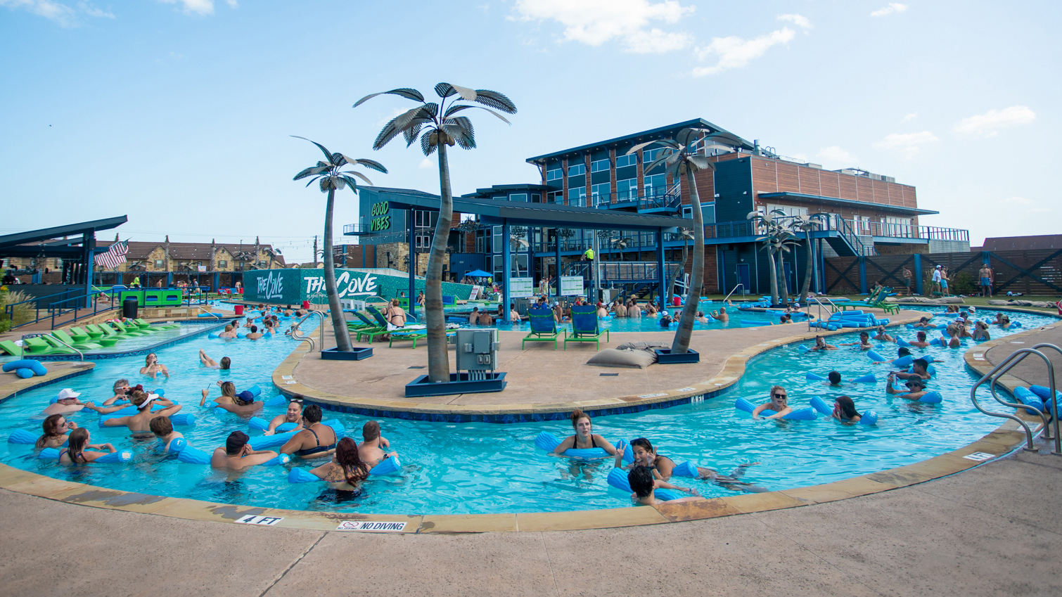 Texas adults-only waterpark features alcohol, a lazy river and more