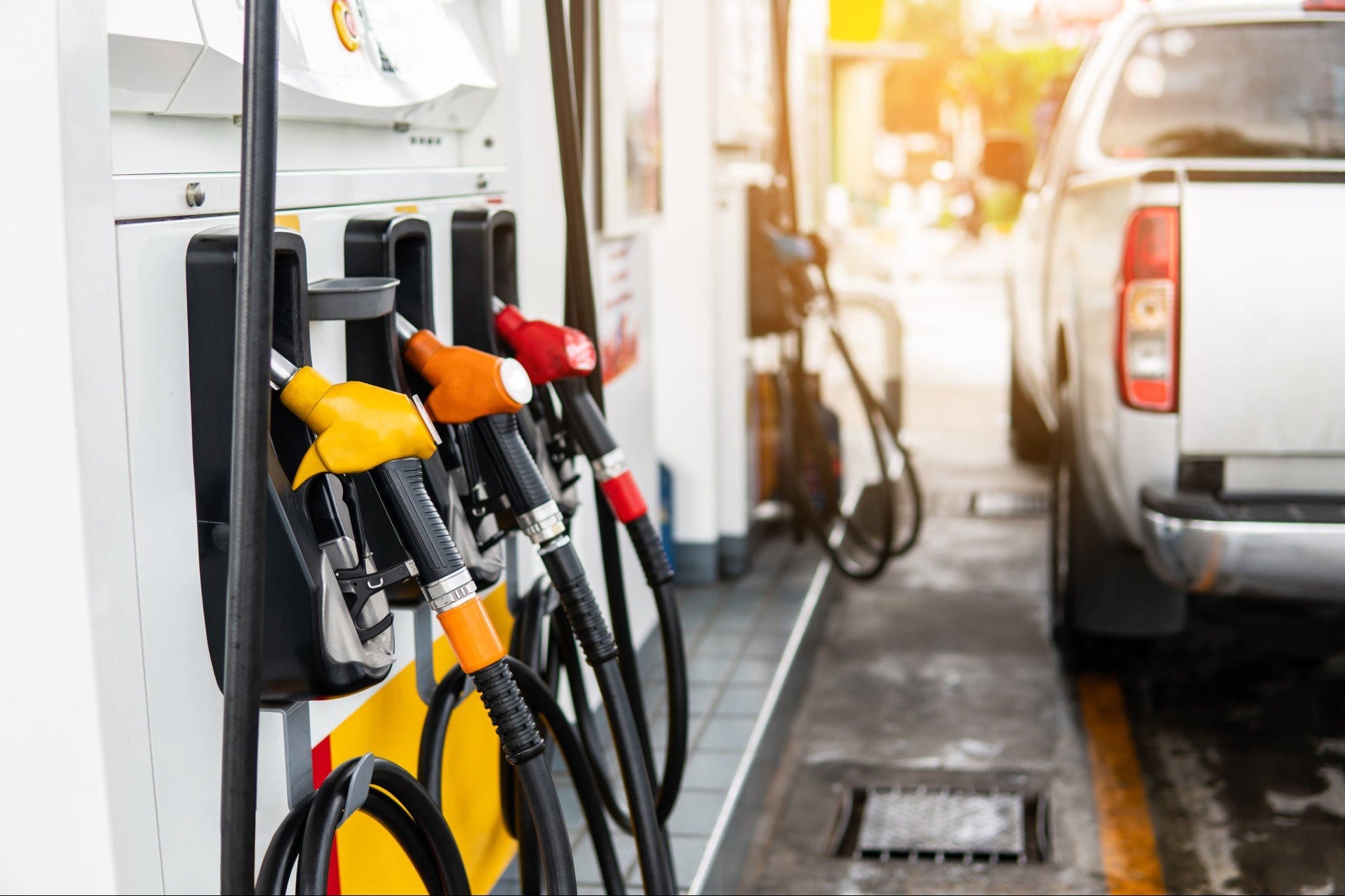 Gas Station Starts Selling Gas for a Whopping $8 per Gallon: 'I Just Find That Absolutely Insane' - Vimarsana News