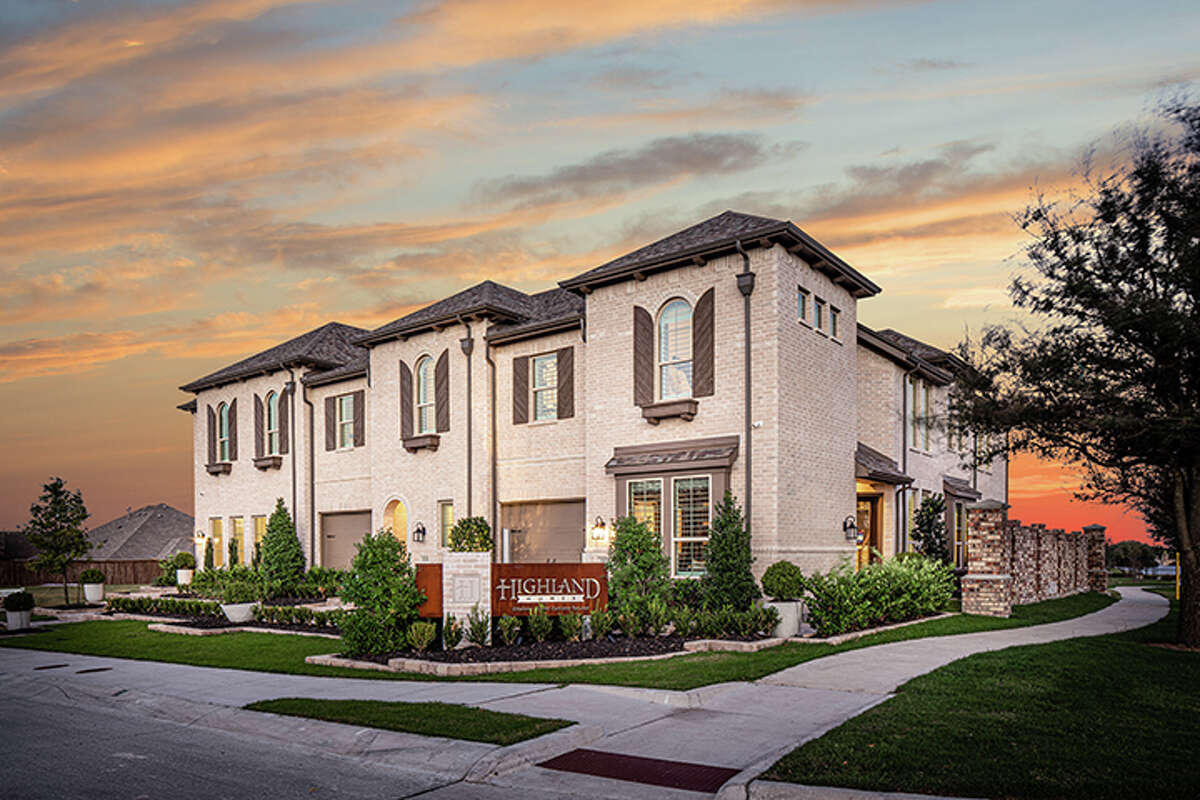 Highland Homes townhomes in the Cottage series have two-car garages in front. The sized range from 2,060 to 2,138 square feet.