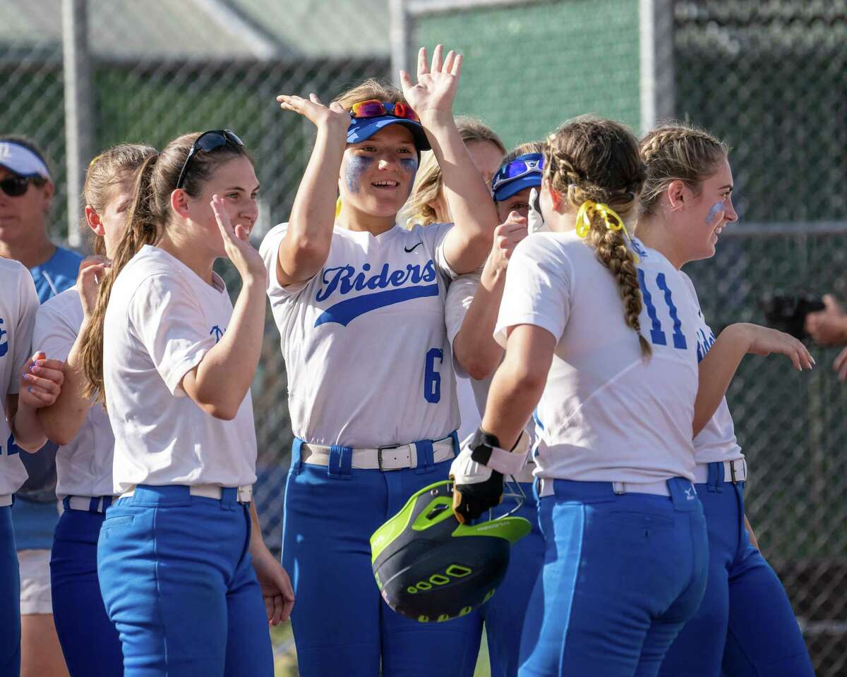 Ichabod Crane Beats Peru To Advance To Class B State Softball Quarterfinals