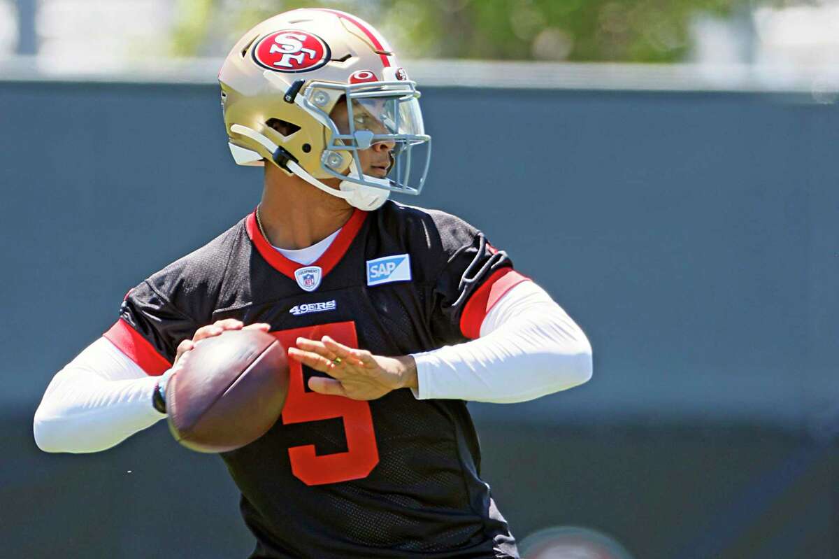 San Francisco 49ers quarterback Trey Lance (5) against the Kansas City  Chiefs during an NFL preseason football game in Santa Clara, Calif.,  Saturday, Aug. 14, 2021. (AP Photo/Tony Avelar Stock Photo - Alamy