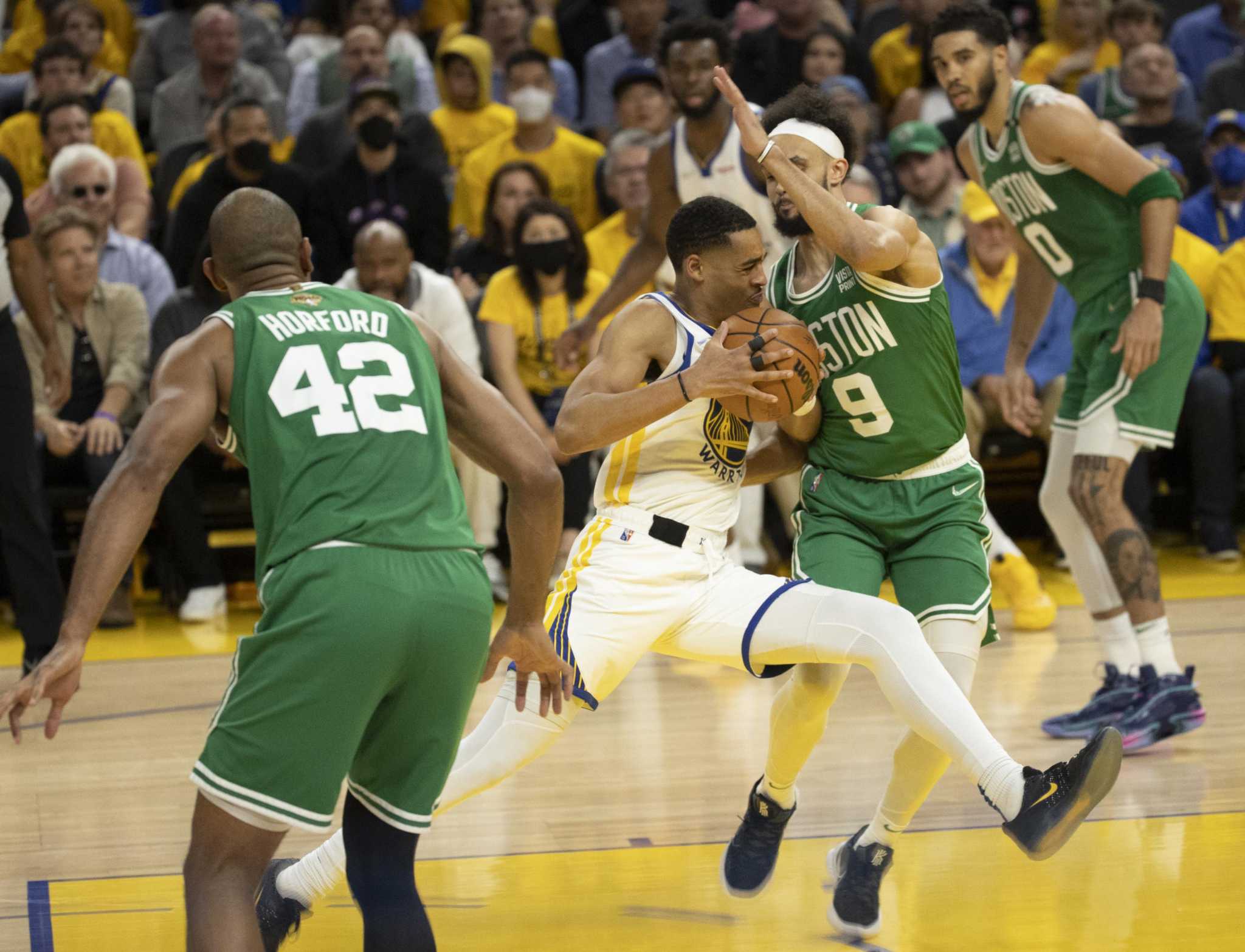 Celtics grab big Game 4 victory behind unrelenting team effort