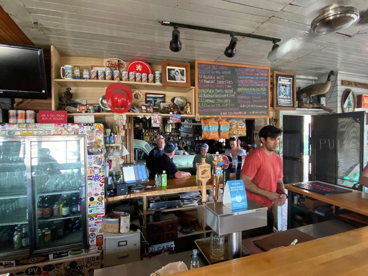 Ernie’s Tin Bar in the North Bay will kick you out if you're on the phone
