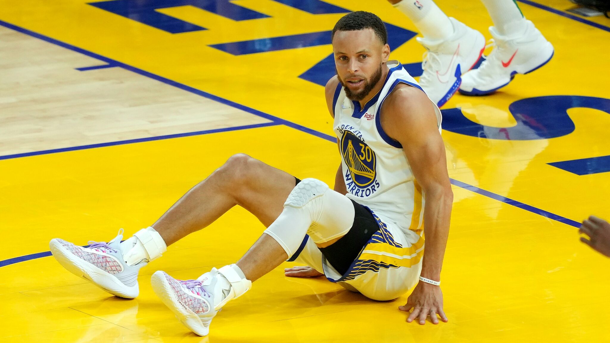 Most Expensive Shoes Worn In An NBA Game (Stephen Curry, LeBron