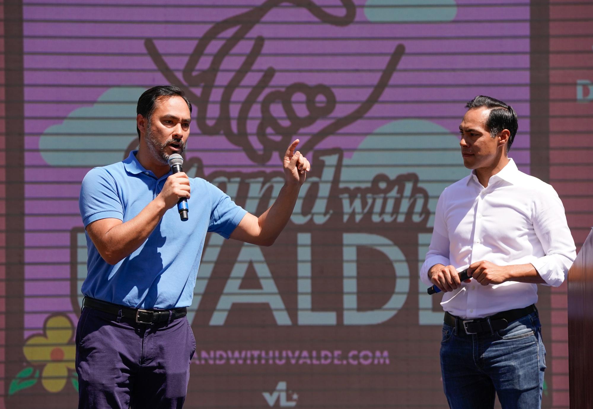 Joaquin Castro posts about cancer diagnosis one year later