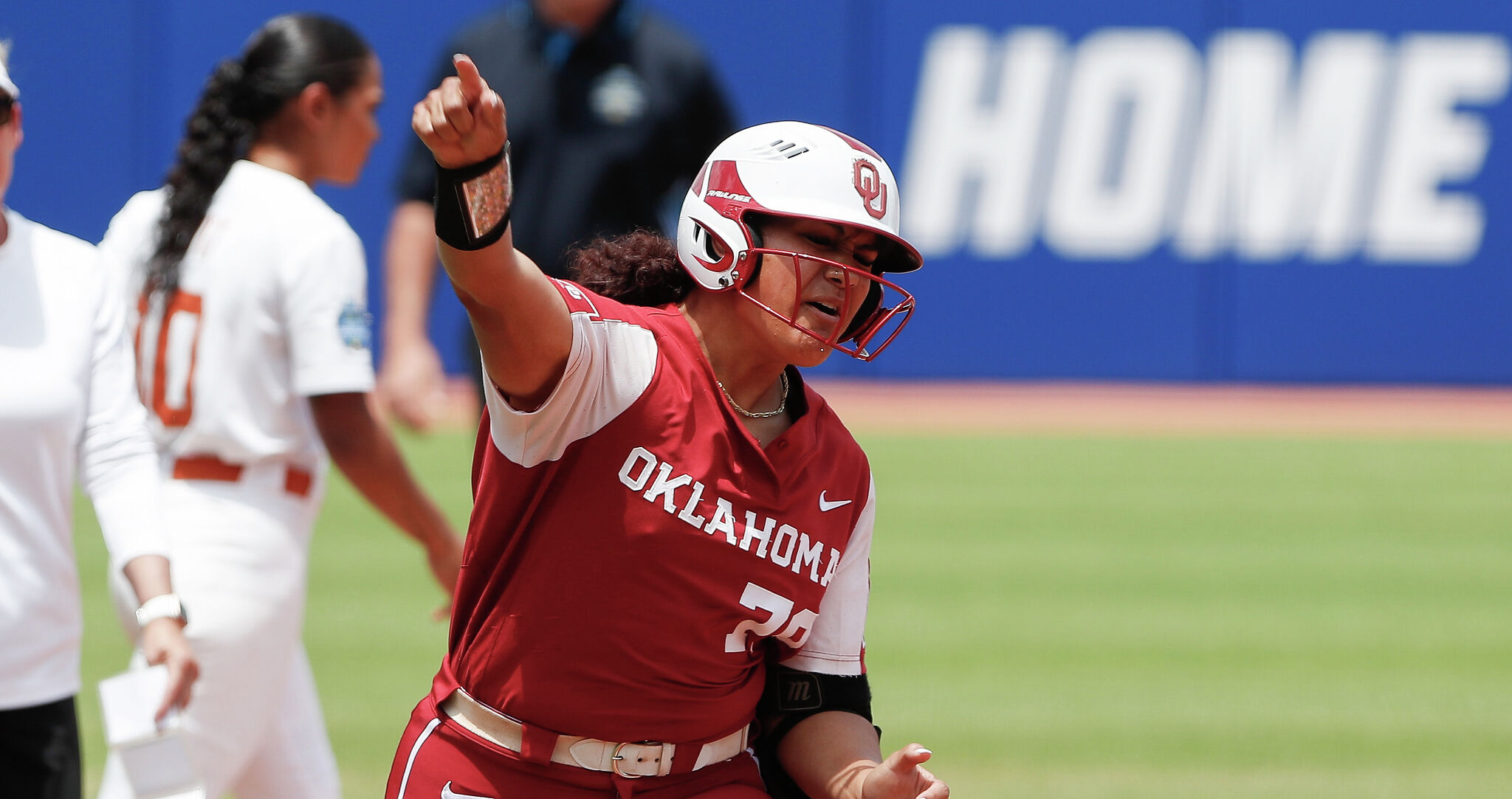 Women S College World Series Oklahoma Topples Texas