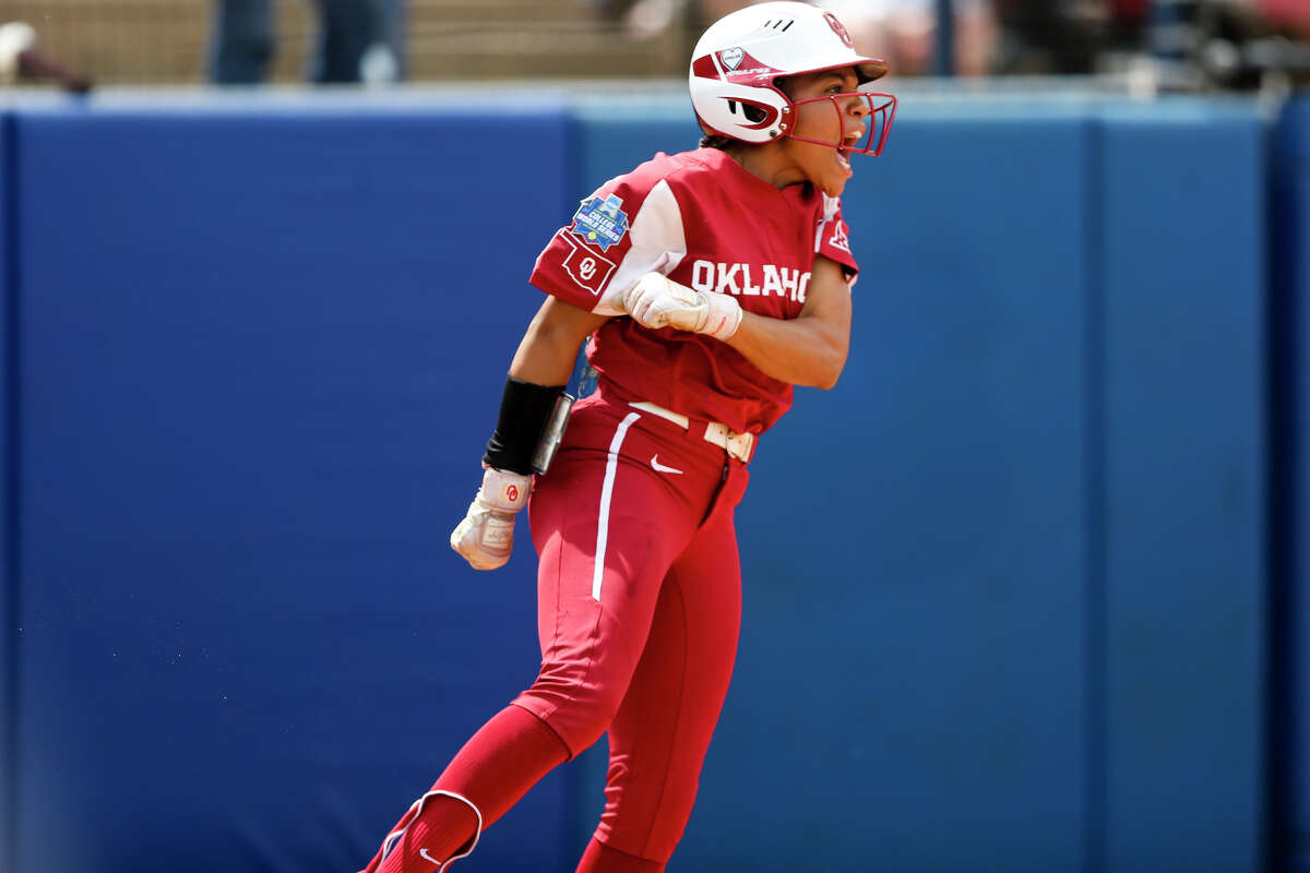 Women's College World Series Oklahoma topples Texas