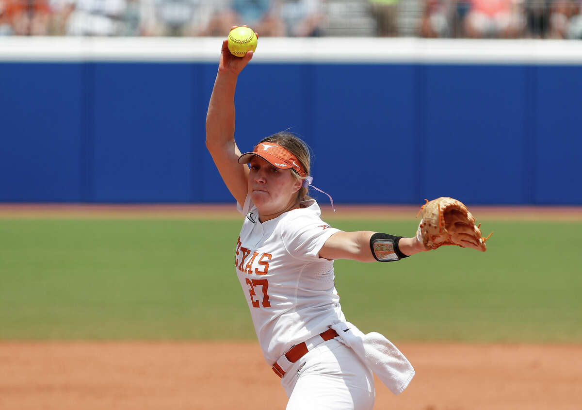Women's College World Series Oklahoma topples Texas