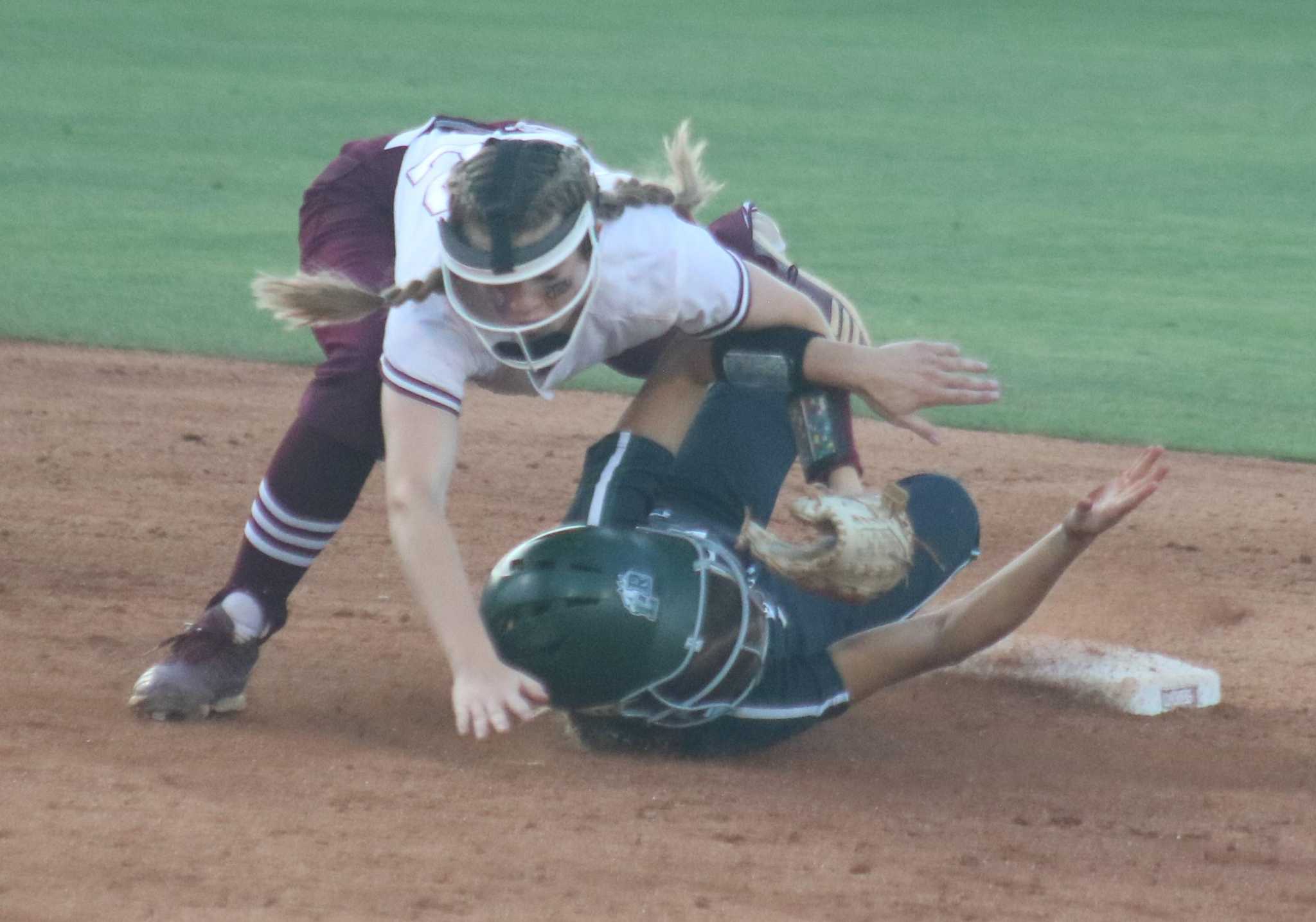 Softball playoffs: Mansfield Lake Ridge wins regional final opener