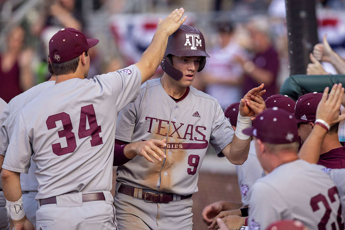 NCAA baseball: Texas A&M rallies past Louisiana