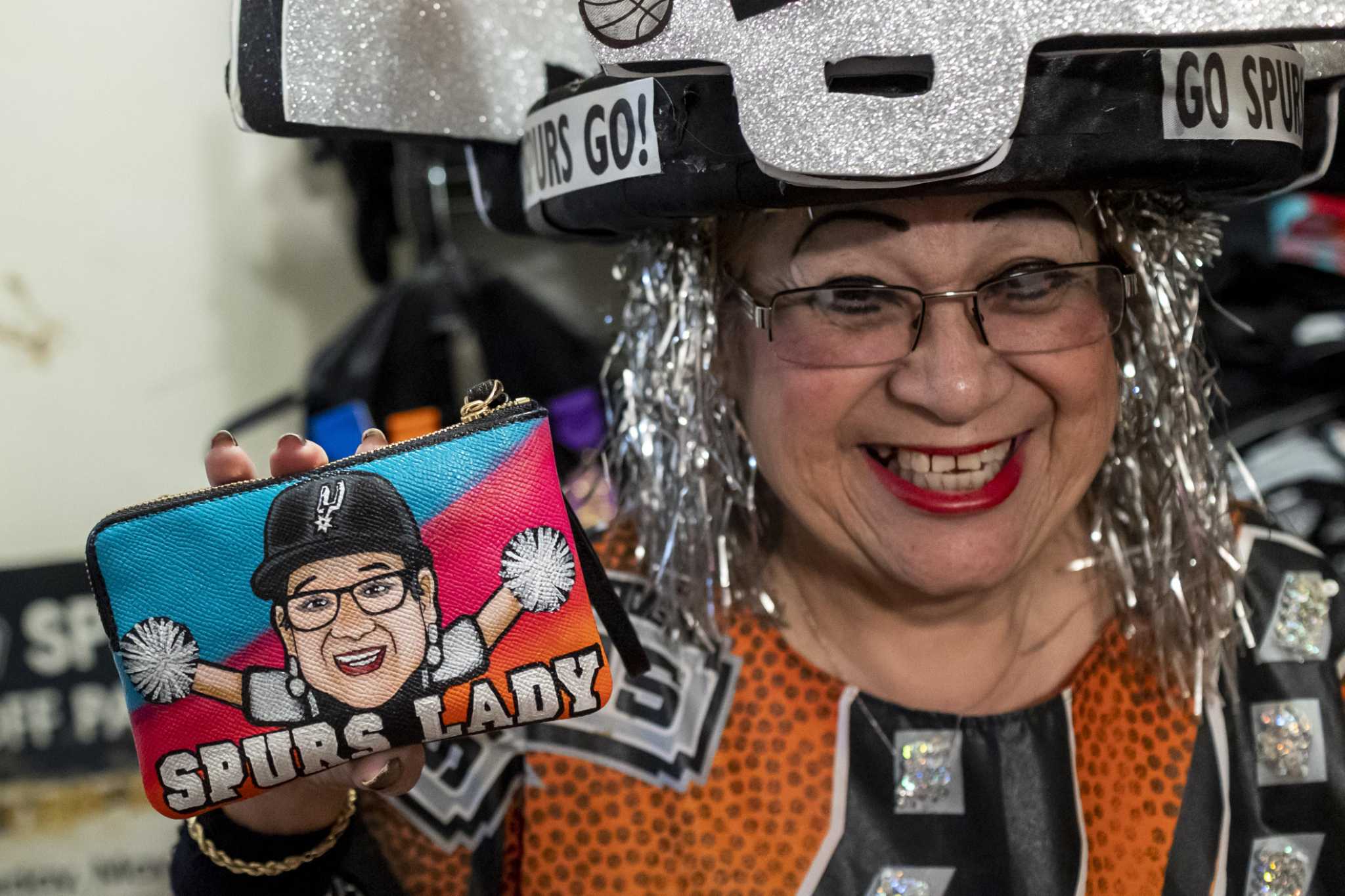'Spurs Lady': Her life revolves around the Silver and Black - Vimarsana News