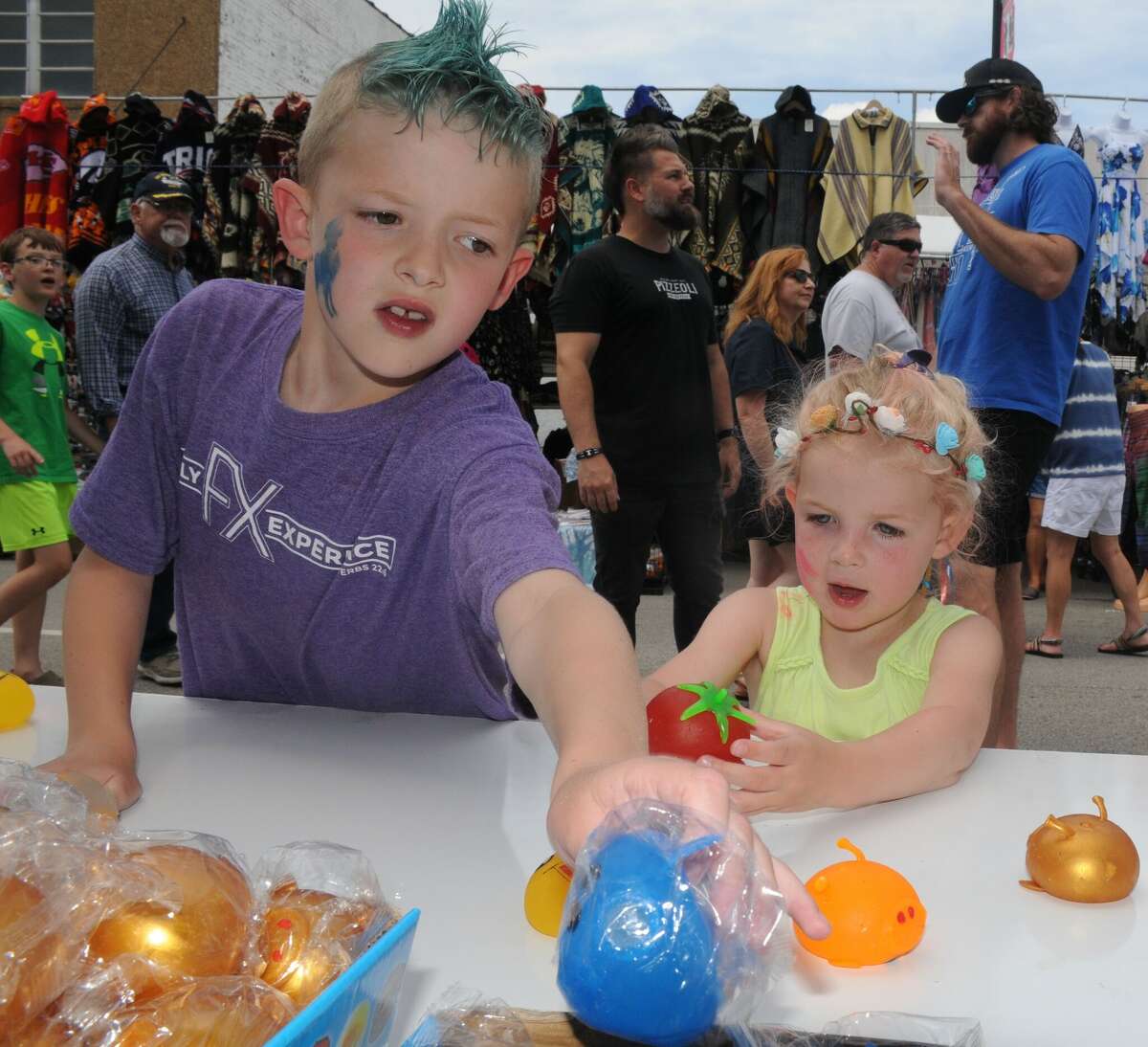 Horseradish brings hot time in Collinsville