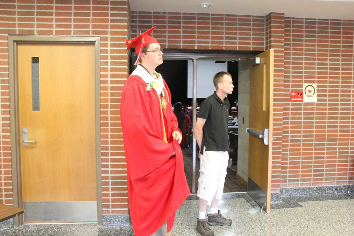 Caseville Public School sent off its 21-student Class of 2022 this Sunday at the James G. Stahl Auditorium. Highlights of the ceremony included speeches from valedictorian Garrett Miller, salutatorian Emma Hopkins, and from alumnus Molly Ross. 