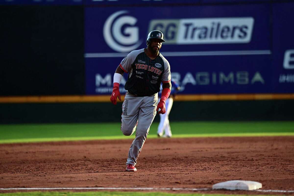 The Tecolotes Dos Laredos became the first Mexican Baseball League team to 30 wins this season as they defeated the Acereros de Monclova on Sunday.