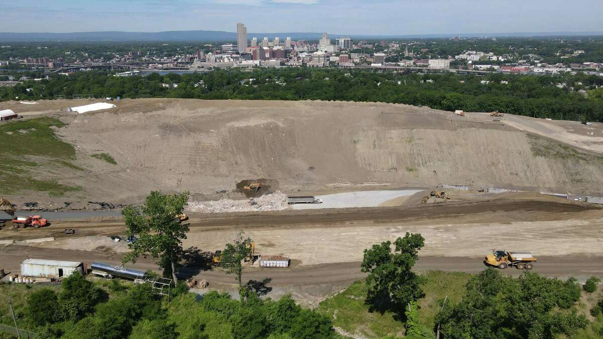 Dunn landfill meeting run by company set for next week