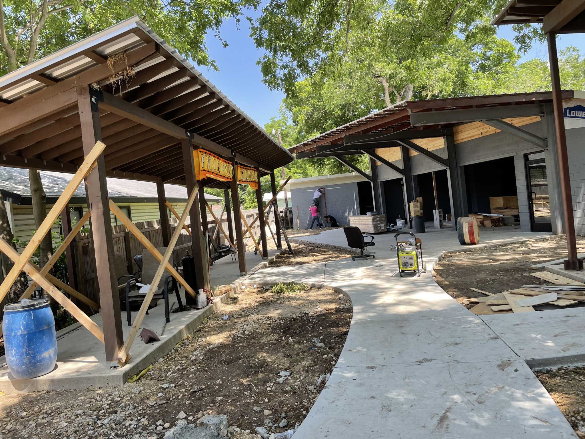 New Schertz bar a music venue, sports bar and backyard hangout