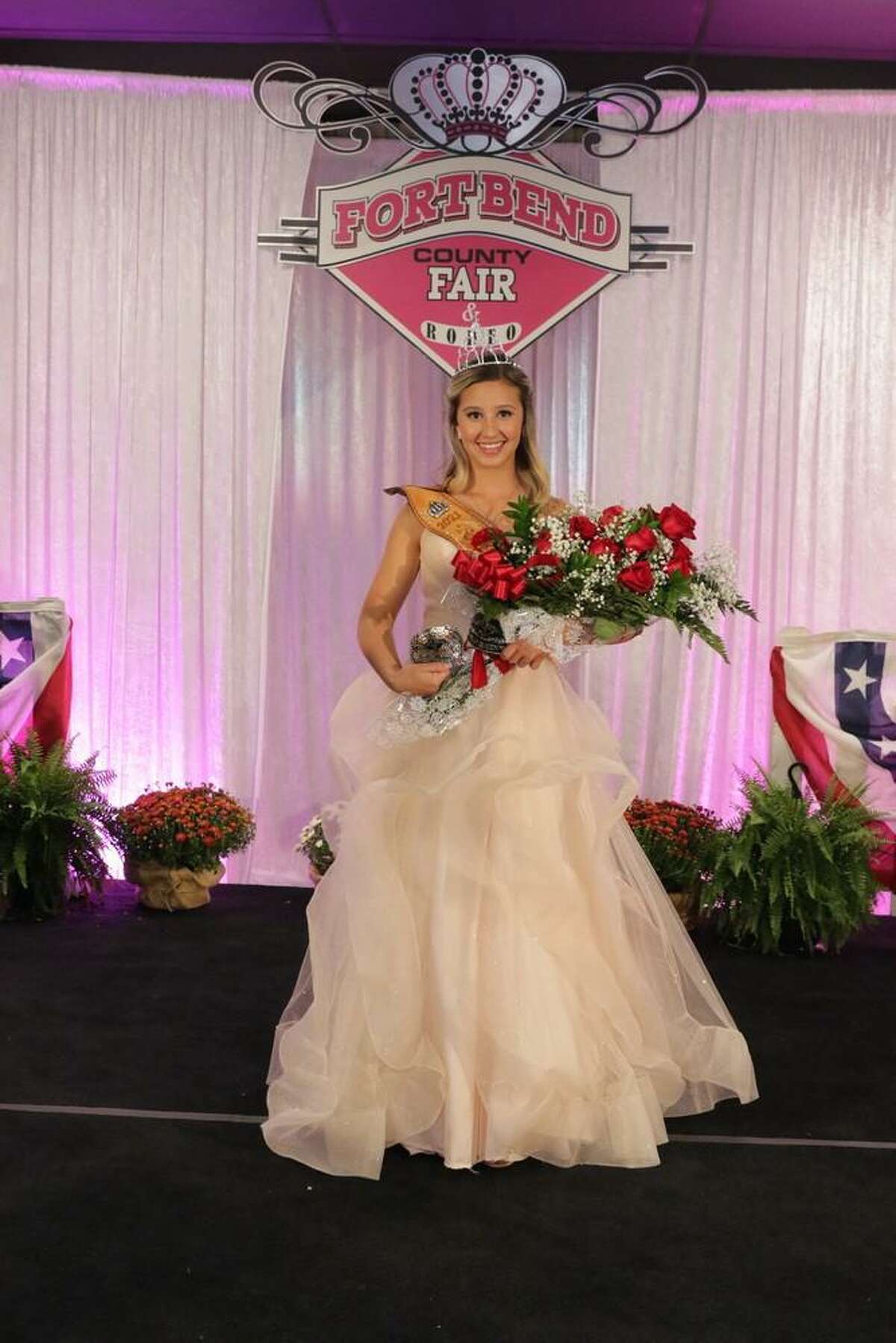 Meadow Votis, the 2021 Fort Bend County Fair Queen will pass her crown and title to a successor at the 2022 Fort Bend County Fair and Rodeo.