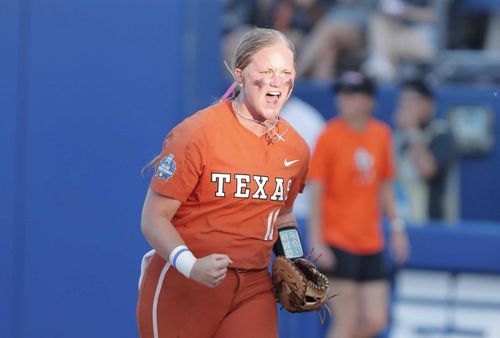 Texas advances to Women’s College World Series final