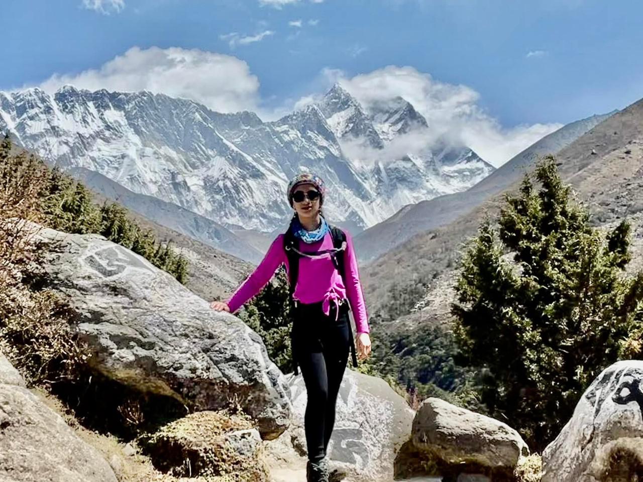 Shelton teen Saina Dalvi realizes dream of hiking on Mt. Everest - Vimarsana News