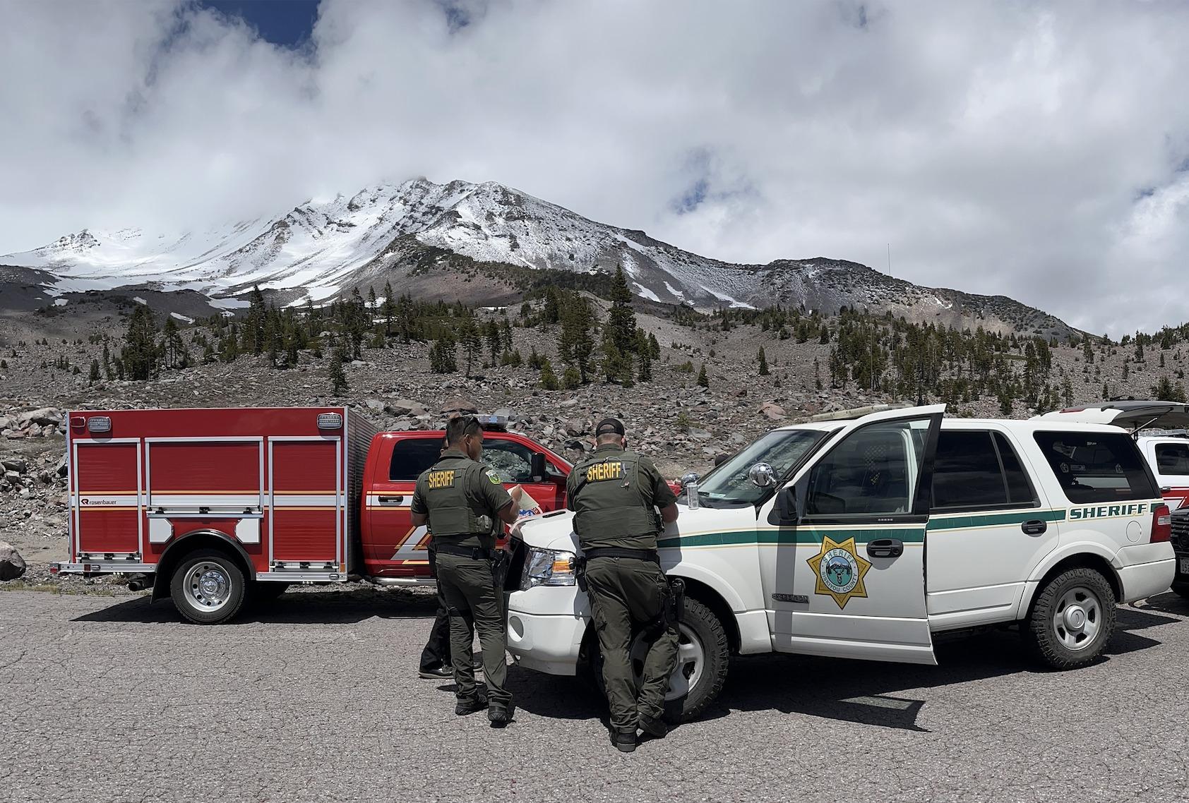 'Perfect storm' on Mount Shasta leaves guide dead, 4 climbers rescued - Vimarsana News