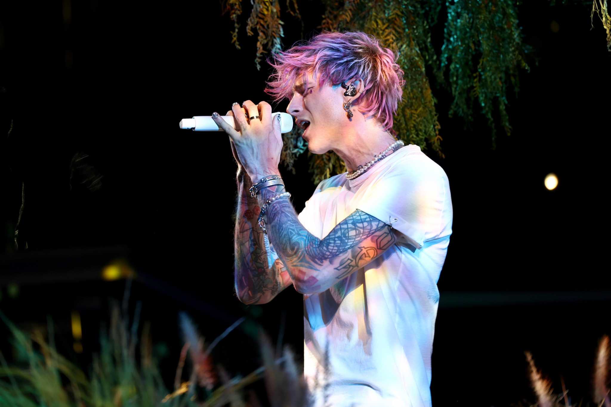 Machine Gun Kelly to play one night at Mohegan Sun in August - Vimarsana News