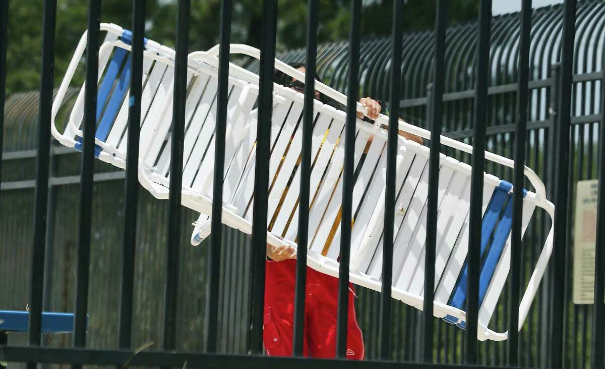 Houston's lifeguard shortage keeps pools closed amid heat wave