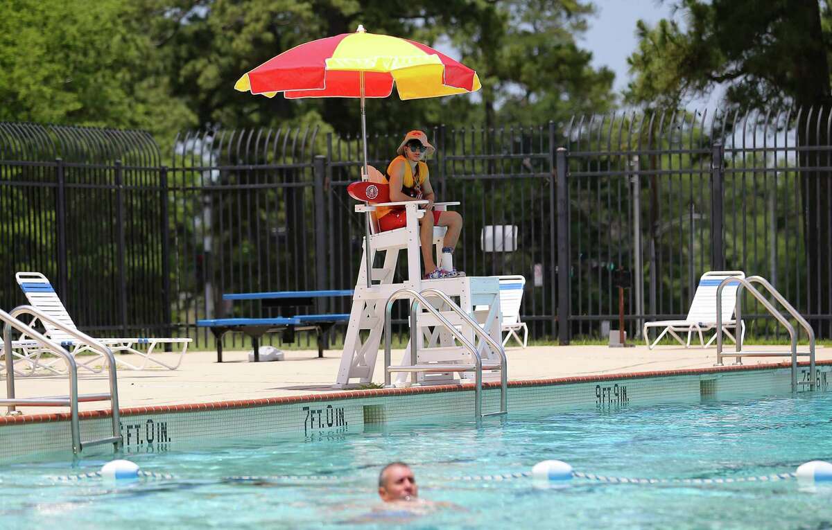 Houston's lifeguard shortage keeps pools closed amid heat wave