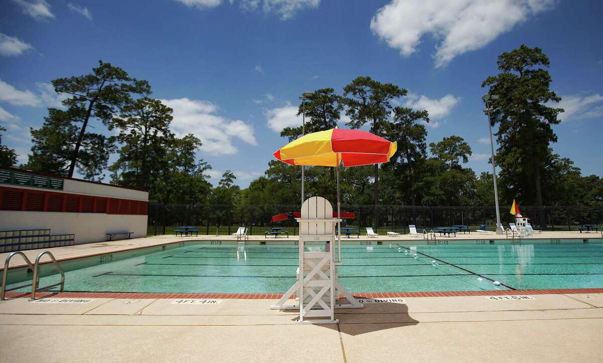 Houston's lifeguard shortage keeps pools closed amid heat wave