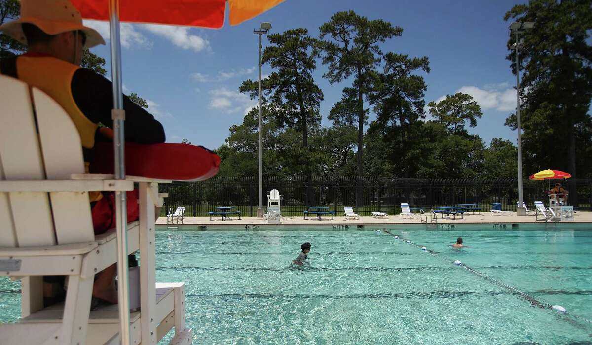 Houston's lifeguard shortage keeps pools closed amid heat wave