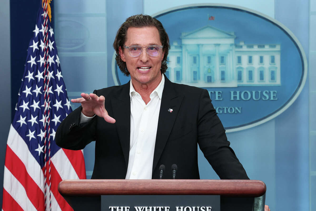 WASHINGTON, DC - JUNE 07: After meeting with President Joe Biden, actor Matthew McConaughey talks to reporters during the daily news conference in the Brady Press Briefing Room at the White House on June 07, 2022 in Washington, DC. McConaughey, a native of Uvalde, Texas, expressed his support for new legislation for more gun control in the wake of the elementary school shooting in his home town that left 19 children and 2 adults dead. (Photo by Win McNamee/Getty Images)