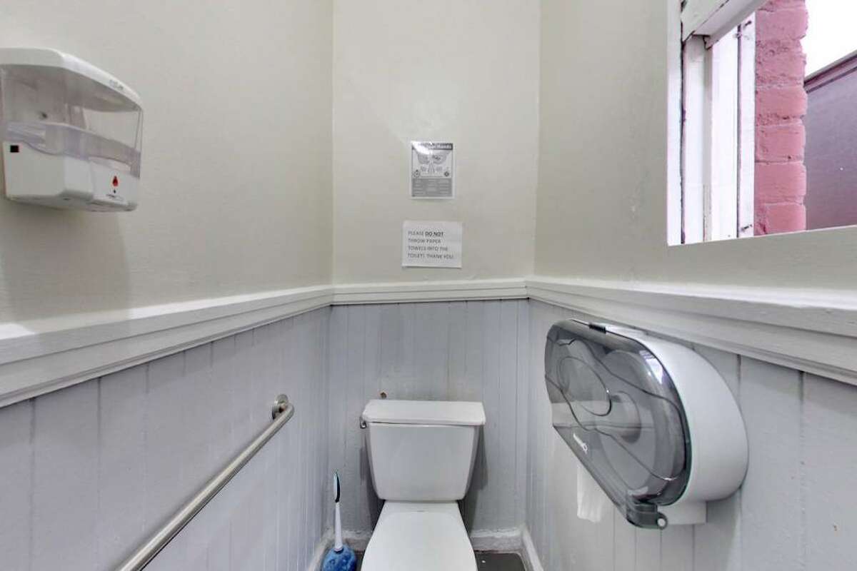 This apartment is for rent on Craigslist.