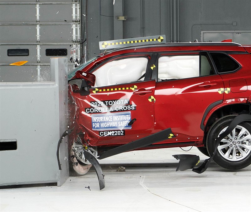 Guide To NHTSA and IIHS Crash Test Safety Ratings