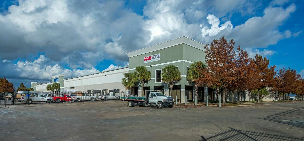 Taurus Investment Holdings acquired 10001 Fannin in Houston as part of the Sunbelt Infill Portfolio.