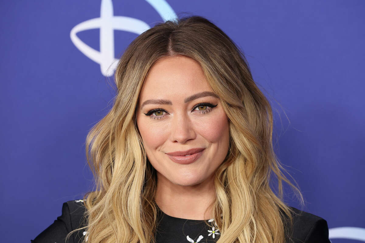 NEW YORK, NEW YORK - MAY 17: Hilary Duff attends the 2022 ABC Disney Upfront at Basketball City - Pier 36 - South Street on May 17, 2022 in New York City. (Photo by Arturo Holmes/WireImage)
