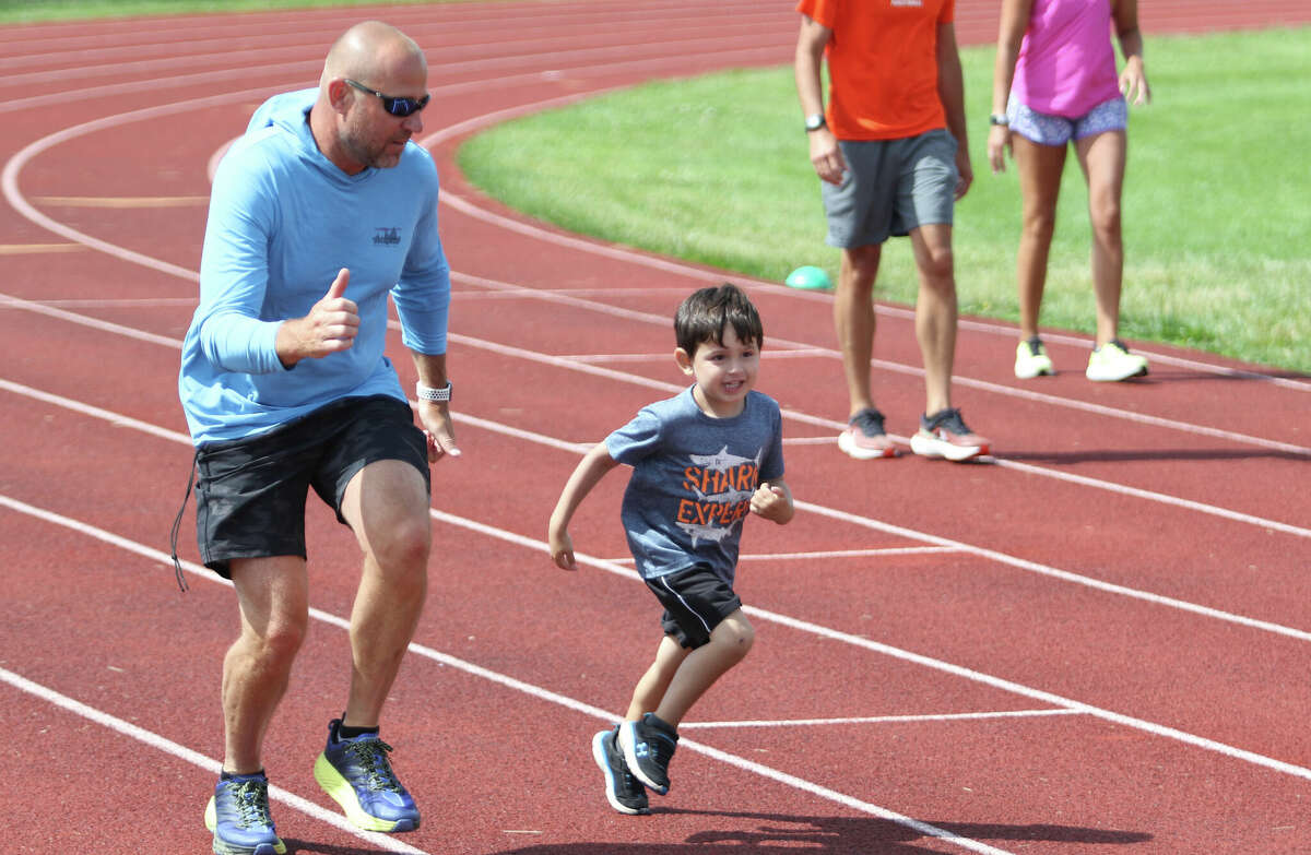 The Edwardsville track and field program, led by coach Chad Lakatos, hosted a speed camp this month at the Winston Brown Track and Field Complex. The main goal of the camp was to train the body to run as efficiently as possible by increasing the coordination of body movement. 