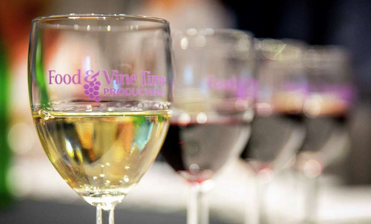 This weekend ends the 20th year for Wine & Food Week in The Woodlands with huge celebrations. This week of wine and food events is being sponsored by a Texas food and wine icon, HEB grocery stores.