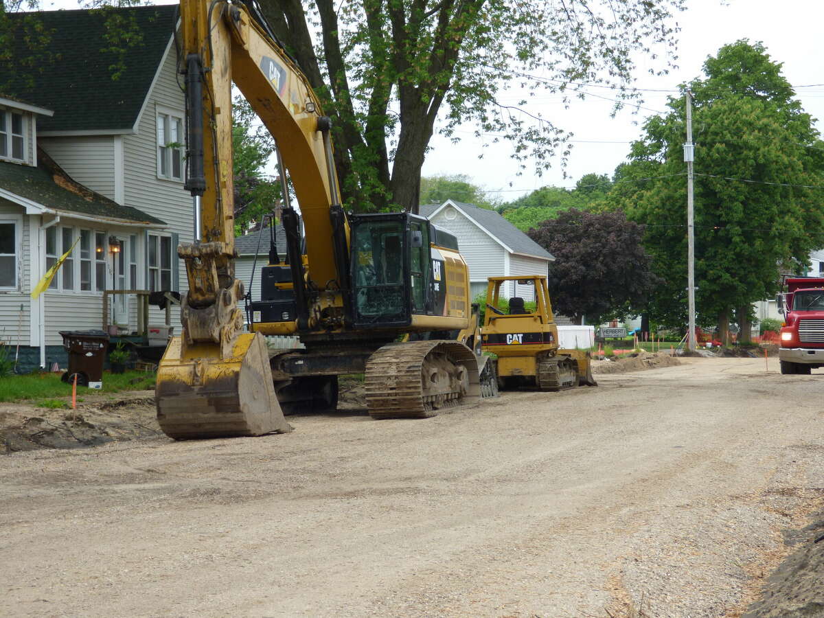 Under construction: Sanitary sewer to be installed in Manistee