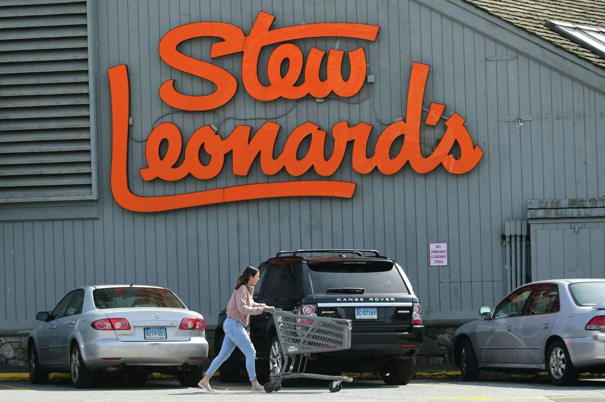 Shoppers partonize Stew Leonard's Wednesday, March 18, 2020, in Norwalk, Conn.