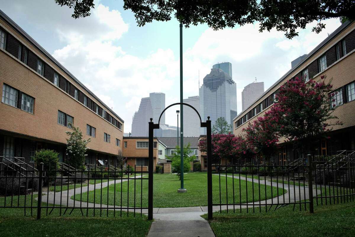 Allen Parkway Village tenants express fear, hope about moving while the