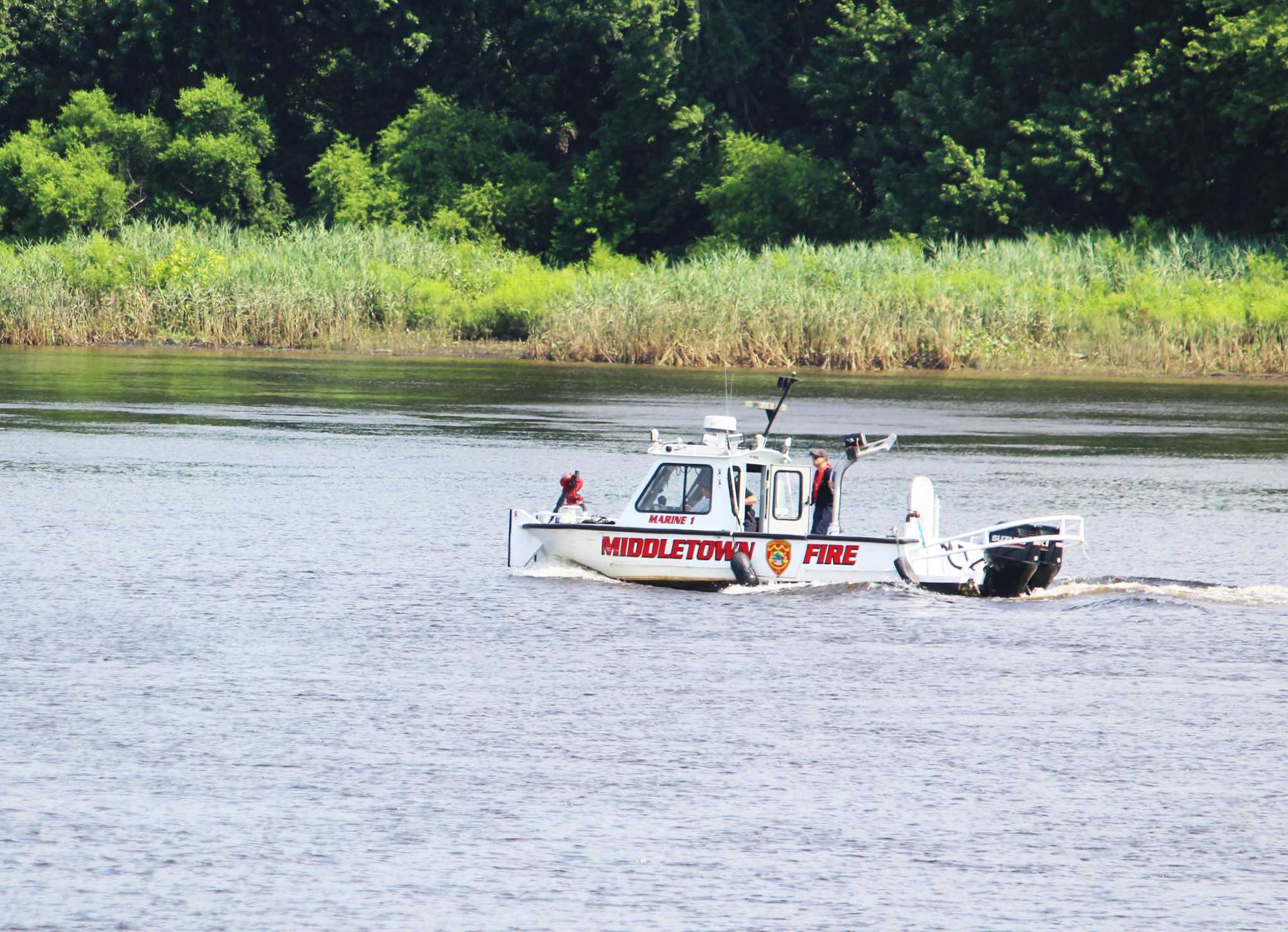 Fire chief: Boat catches fire in CT River in Middletown - Vimarsana News