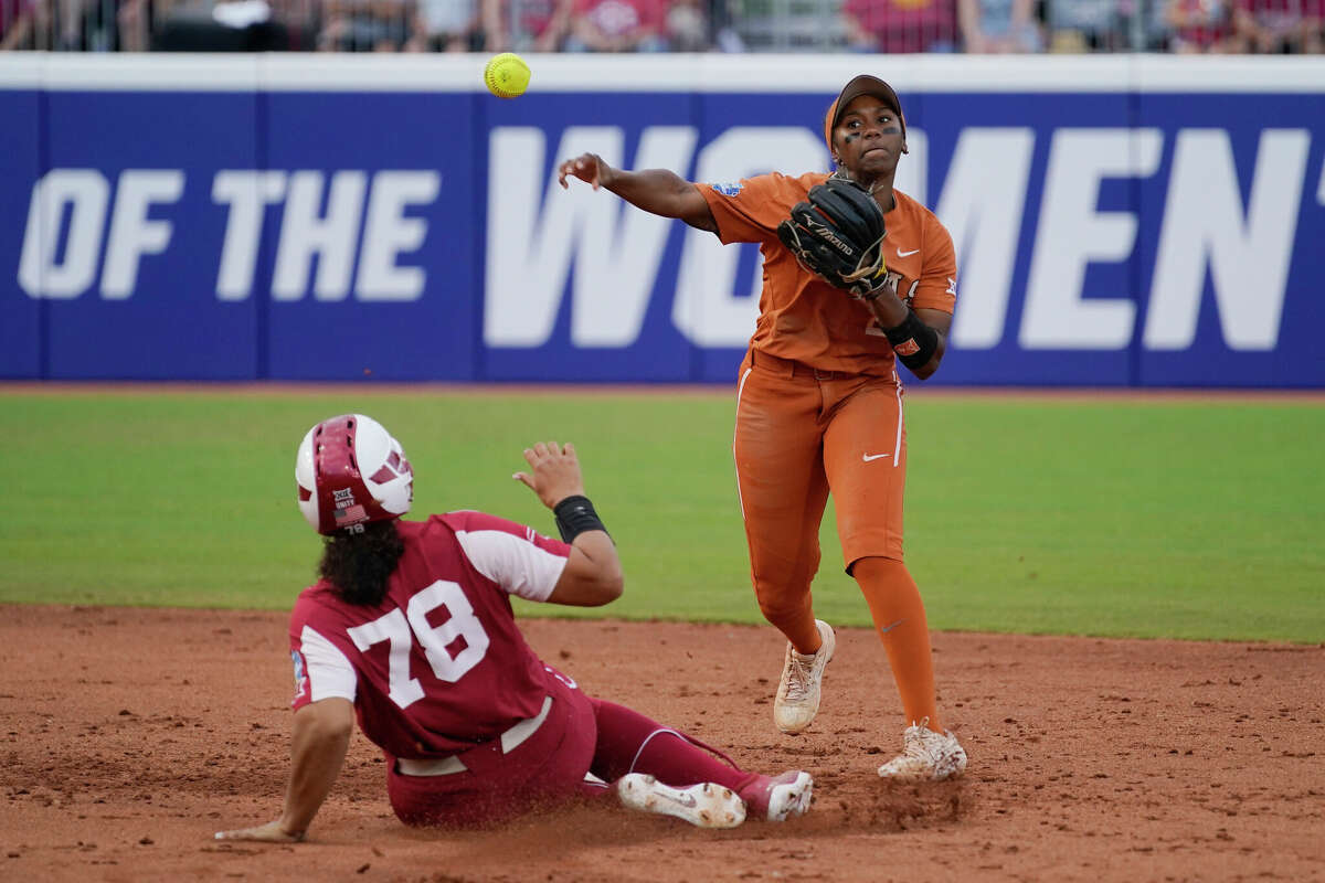 Women's College World Series Oklahoma tops Texas for 6th title