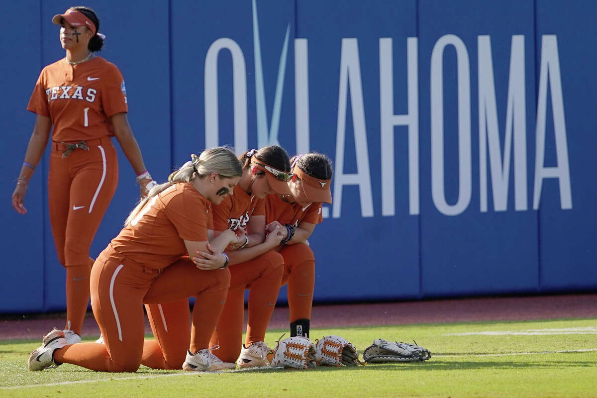 Women's College World Series Oklahoma tops Texas for 6th title