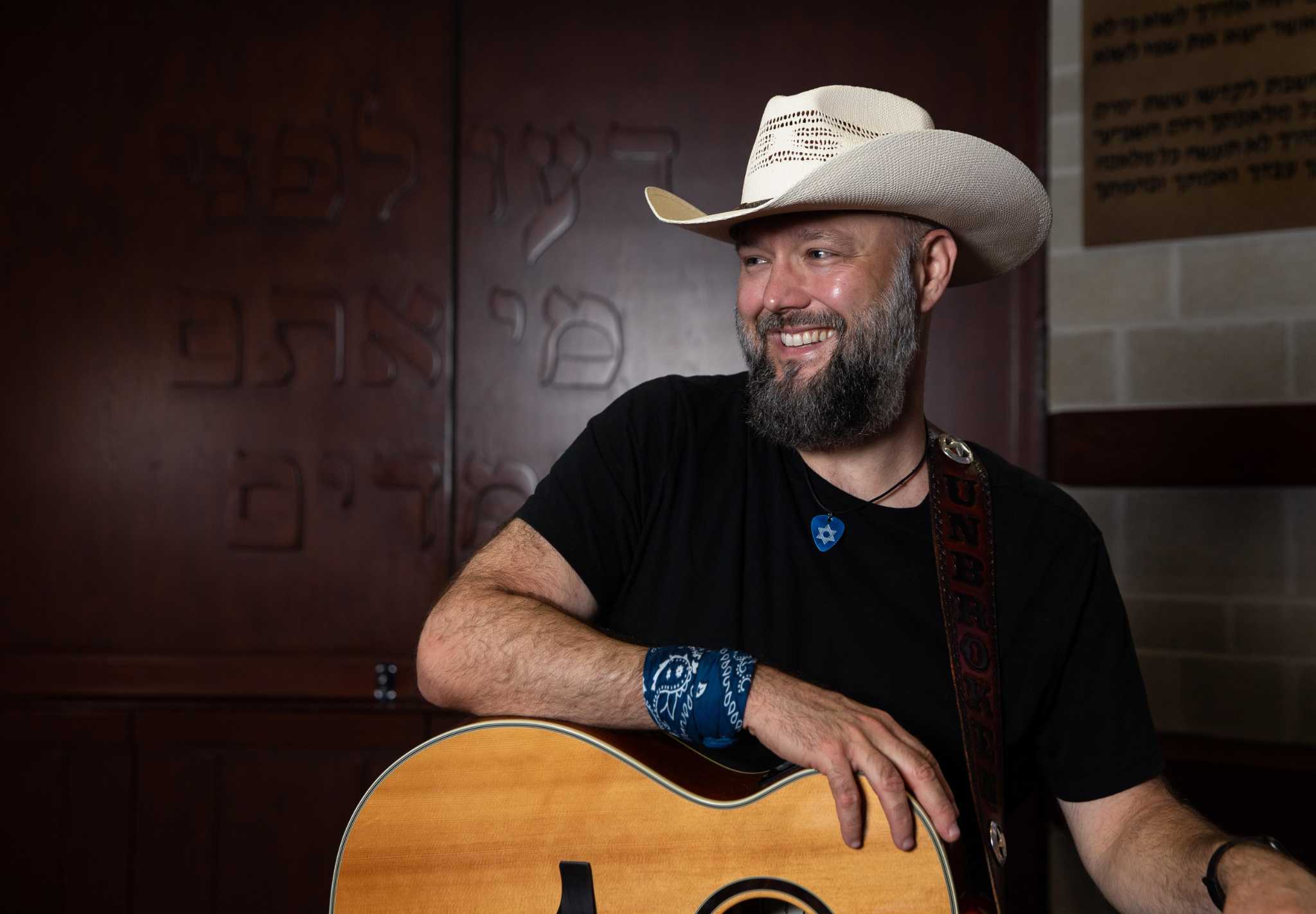 Houston country singer uses music to share history of the Jewish people